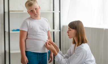 كيف يؤثر نقص الدخل سلبًا على انتشار السمنة لدى الأطفال ؟