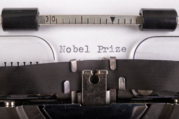 جائزة نوبل خلف الكواليس: قصص الانتصار والإلهام !