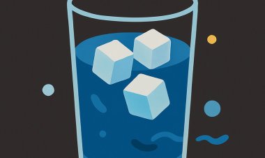 لماذا يطفو الثلج على سطح الماء بينما تغرق أشياء أخرى؟